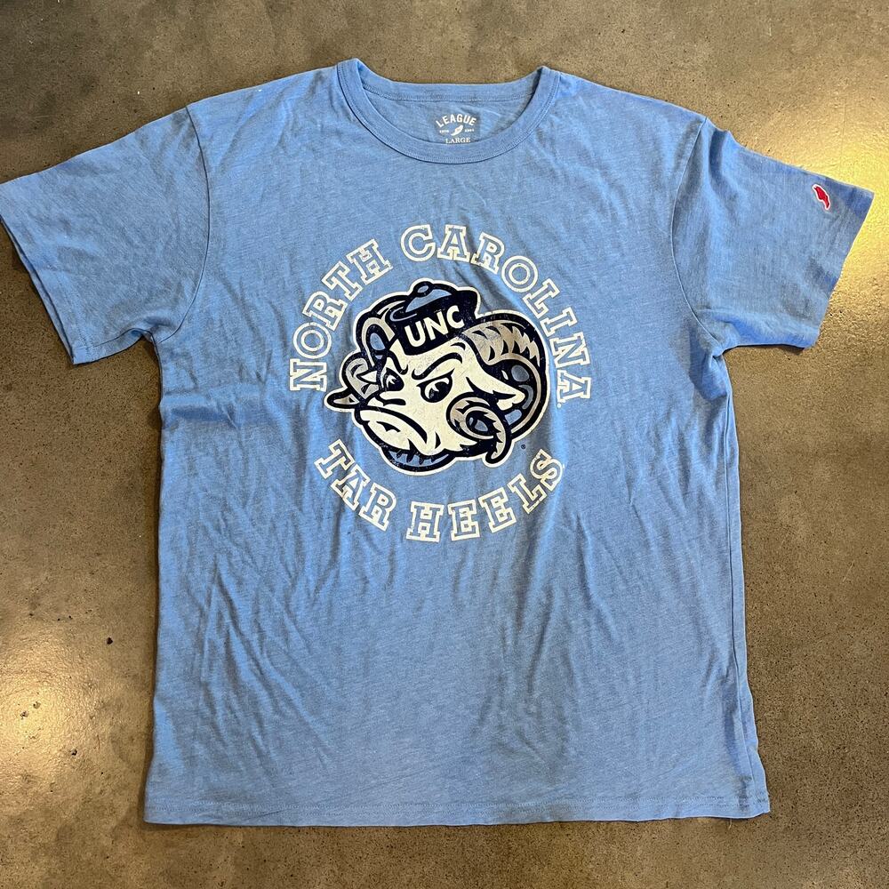 League North Carolina Tar Heels Collegiate team apparel blue tshirt mens Large